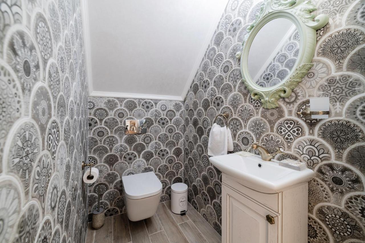Vip Apartment On Duhnovicha Street .Free Parking. Uzhhorod Luaran gambar